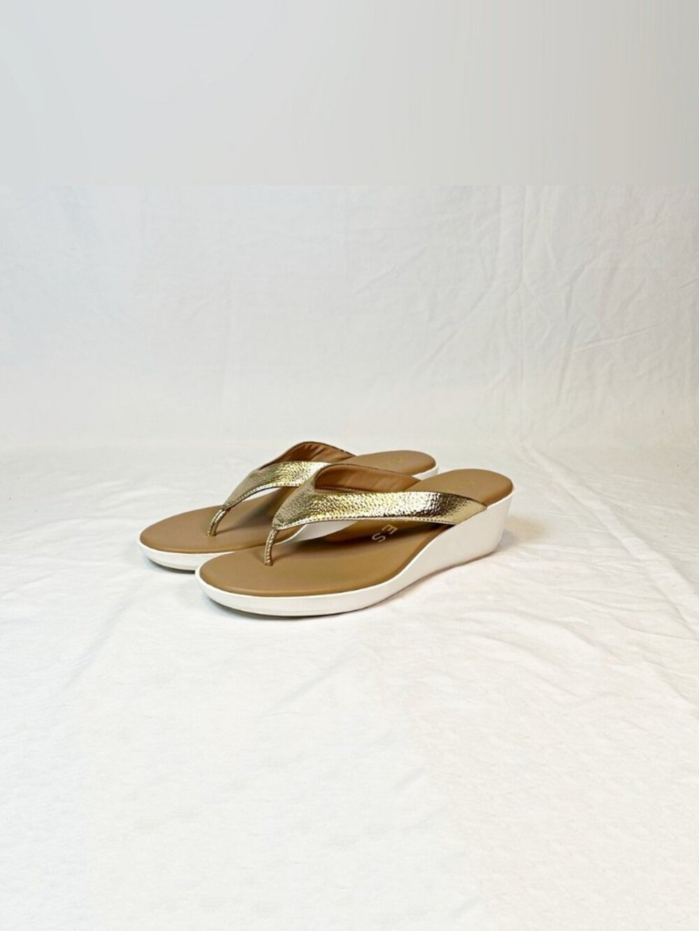Aerosoles Metallic Gold Leather Isha Thong Wedge Sandals ~8~